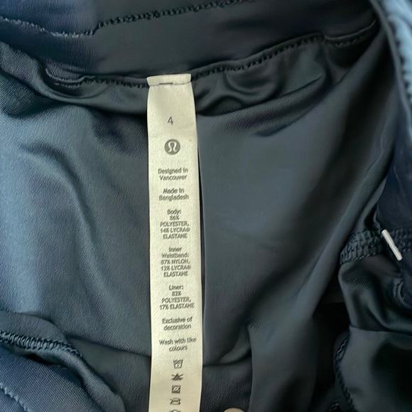 NWT Lululemon Lined Mid Rise Track That Short *5" True Navy Size 4 - Picture 5 of 11